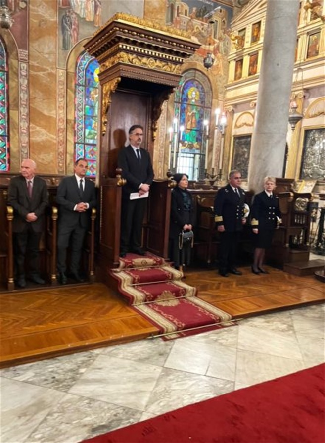 εικ 3 441x600