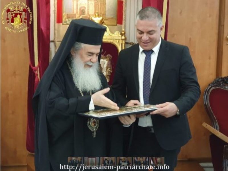 Πατριάρχης Ιεροσολύμων Δήμαρχος Σαχνίν 600x450