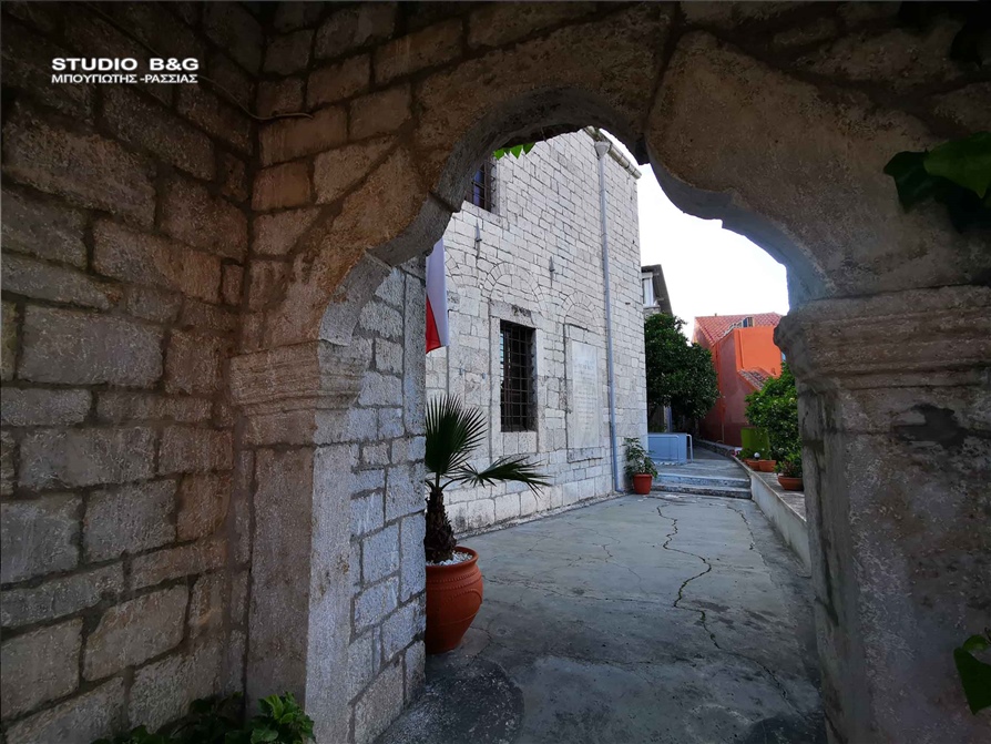 NAFPLIO KATHOLIKH EKKLHSIA MEGALH EBDOMADA1