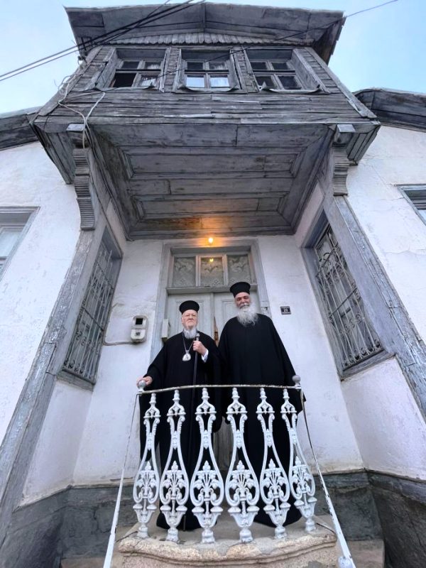 279085620 288534723485278 4420220721216069293 n 696x928