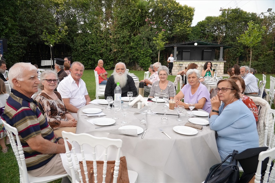 ΔΕΙΠΝΟΧΟΡΟΣ 12