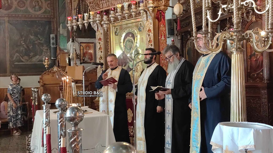 Φίχτια υποδοχή ιερών λειψάνων 21