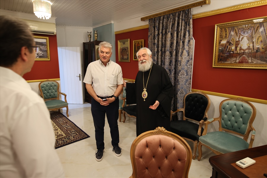 Grafeio Mitropolitikou Amfissis2024 7659