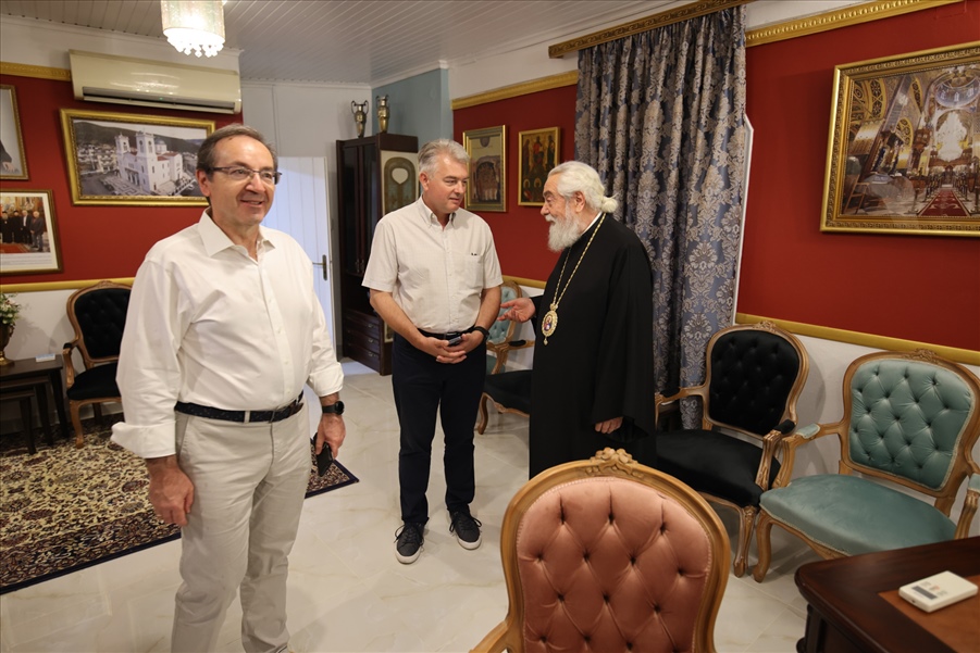 Grafeio Mitropolitikou Amfissis2024 7664