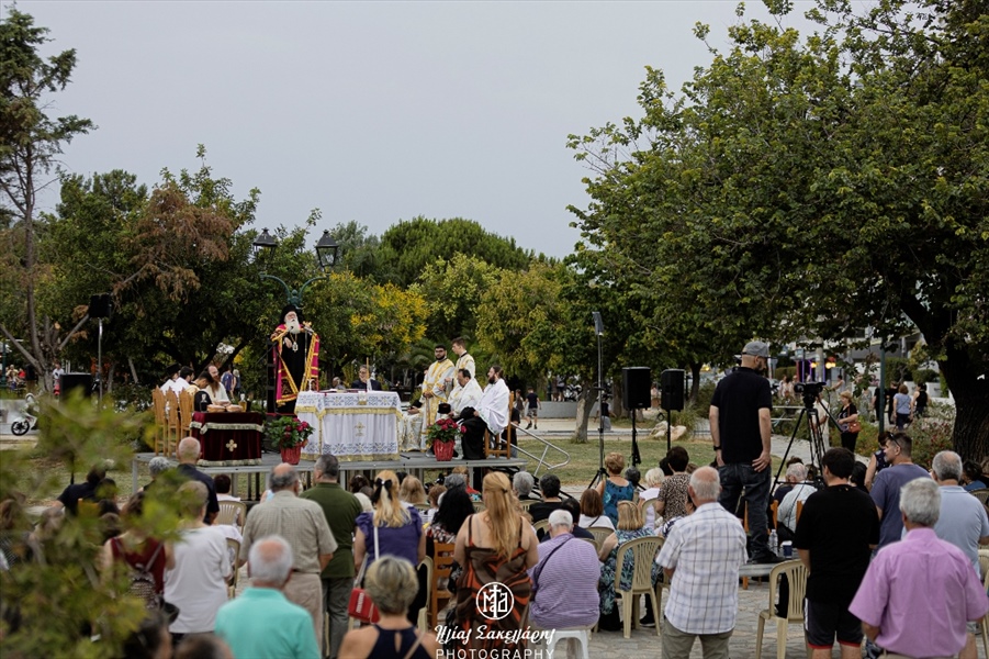 eorti agias triados 14