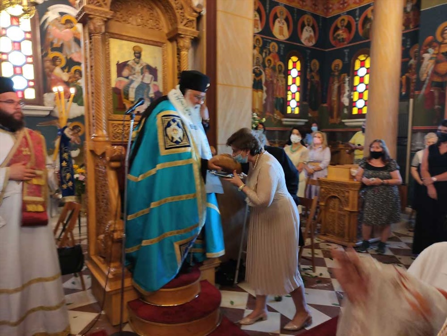 ΣΤΟ ΝΑΟ ΤΟΥ ΙΔΡΥΜΑΤΟΣ ΧΡΟΝΙΩΣ ΠΑΣΧΟΝΤΩΝ Ο ΜΗΤΡΟΠΟΛΙΤΗΣ ΚΕΡΚΥΡΑΣ 1