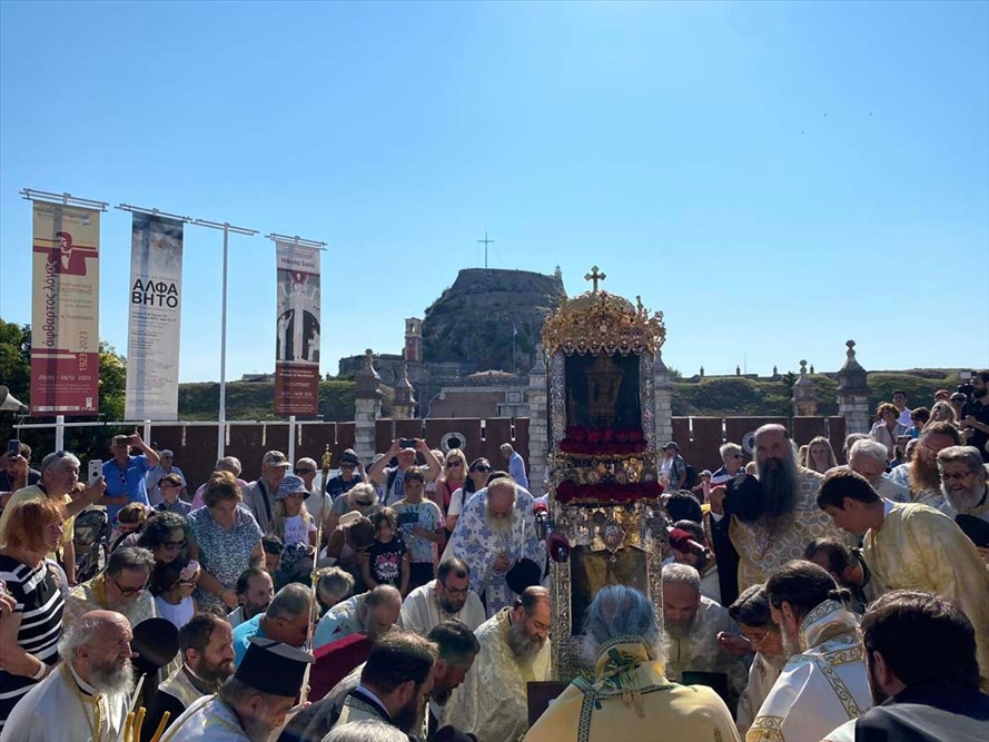 ΜΕΓΑΛΟΠΡΕΠΗ ΛΙΤΑΝΕΙΑ ΤΟΥ ΣΚΗΝΩΜΑΤΟΣ ΤΟΥ ΑΓΙΟΥ ΣΠΥΡΙΔΩΝΟΣ ΣΤΗΝ ΚΕΡΚΥΡΑ 15