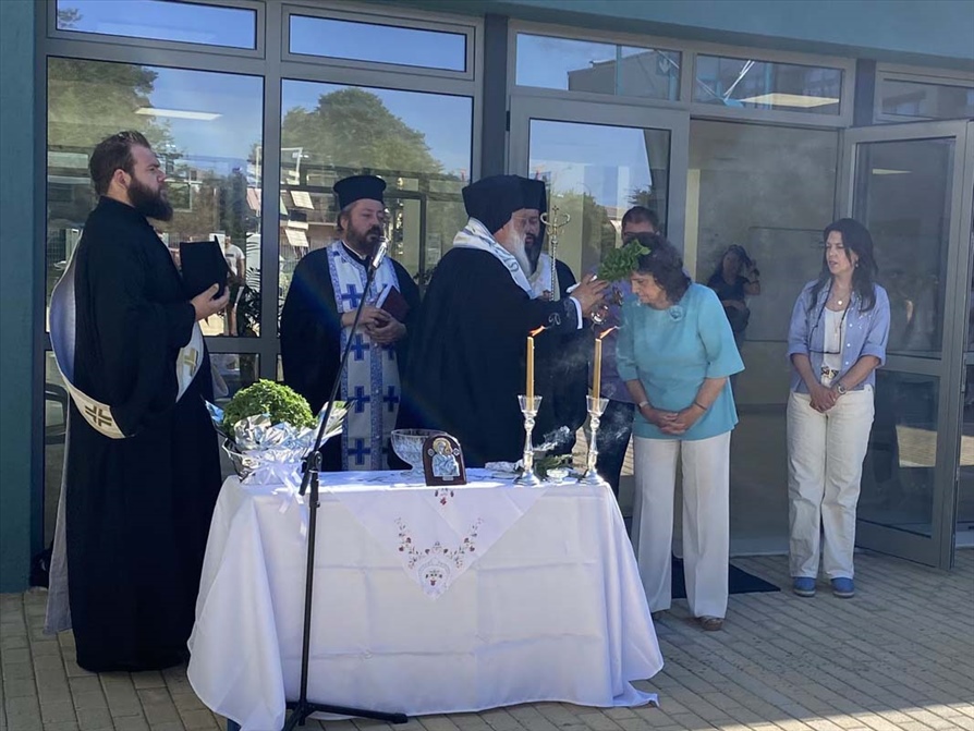 Ο ΜΗΤΡΟΠΟΛΙΤΗΣ ΚΕΡΚΥΡΑΣ ΣΤΟΥΣ ΑΓΙΑΣΜΟΥΣ ΤΩΝ ΣΧΟΛΕΙΩΝ 6