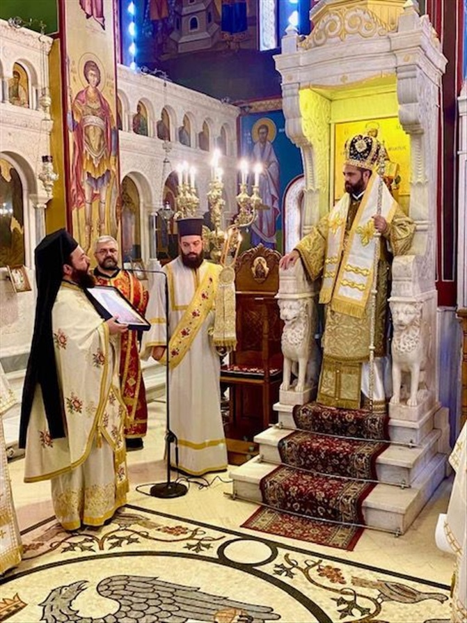 o episkopos melitinis k maximos ston mitropolitiko nao tis neas ionias 012