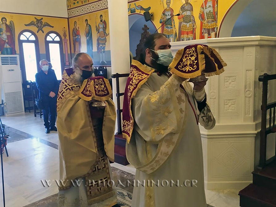 51599125568 6330401579 b