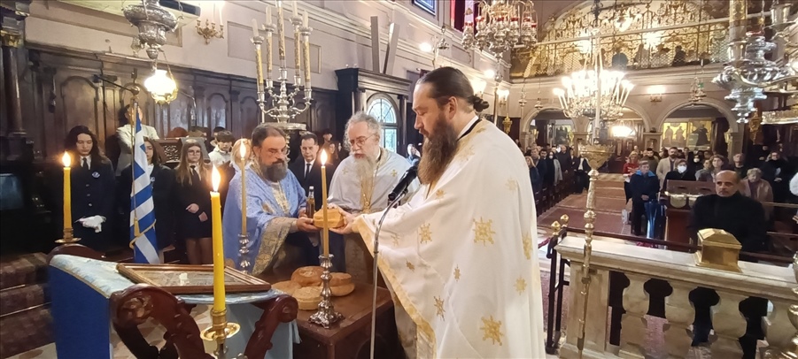 ekdilosi gia tous 3 ierarches stin kerkyra 5